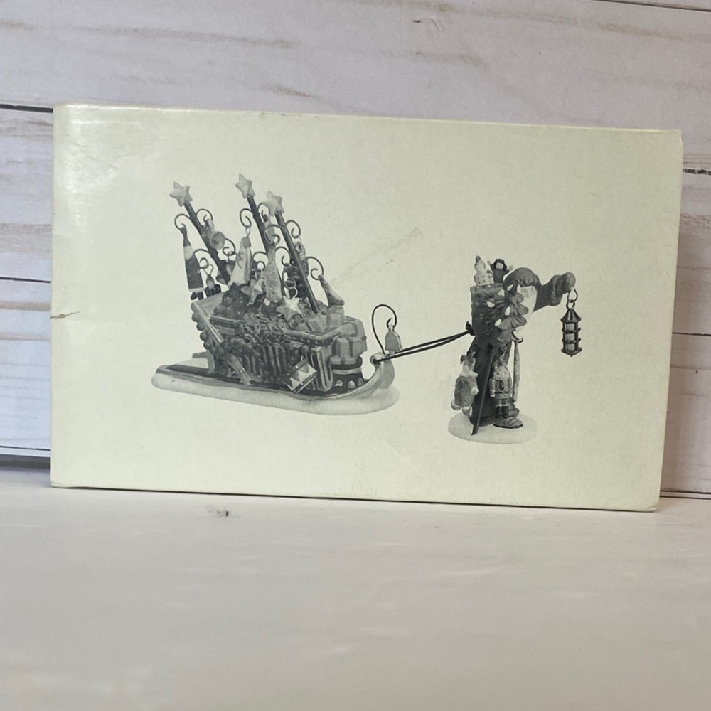 DEPARTMENT 56 - Father Christmas’s Journey - Heritage Village - Dickens Village - Picture 10 of 11